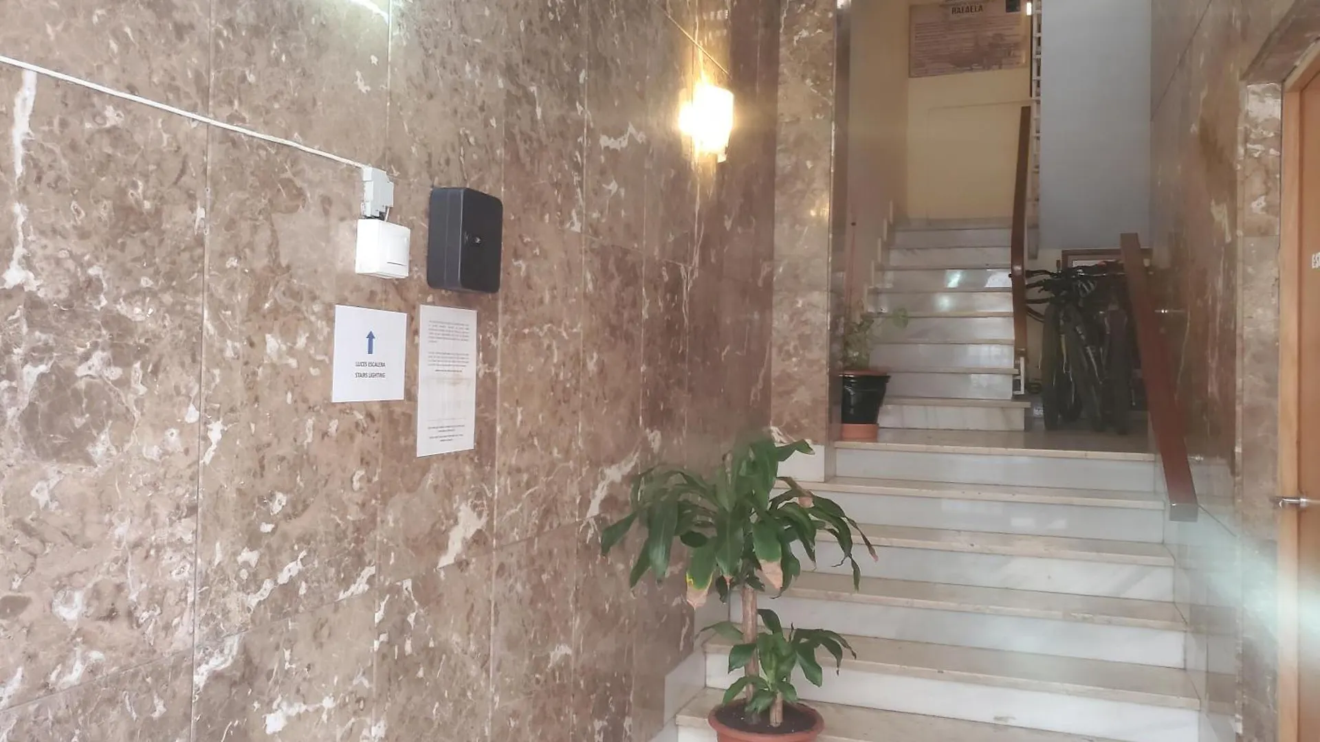 Rafaela Guest House Malaga 2*,